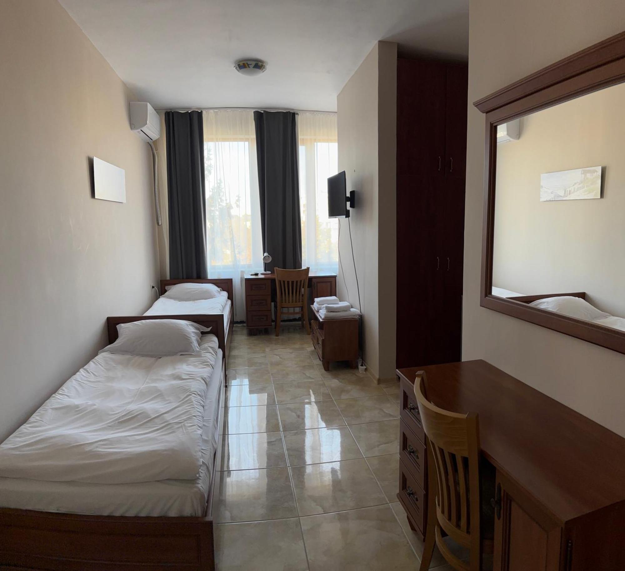 Hotel Central Razgrad Buitenkant foto